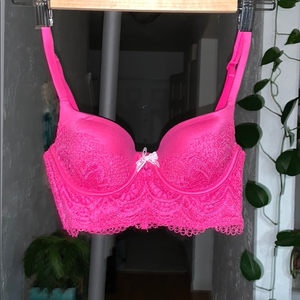 Victoria’s Secret pink bra